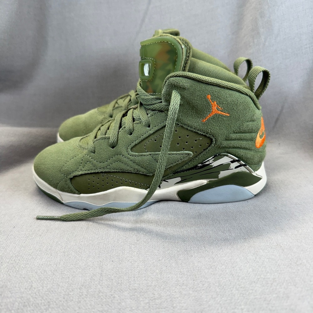 Jordans MVP 678 Boys 1Y Olive Green Orange Suede Athletic Basketball Shoe